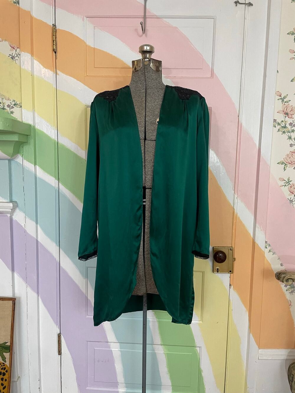 Vintage Victoria’s Secret 100% Silk Robe P/S Emerald Green Black Lace